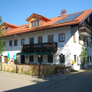 Landhof Angstl - Gästezimmer Und Tagungsraum Höslwang